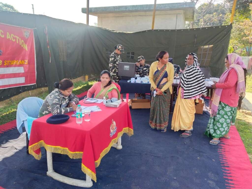 सीमावर्ती ग्राम नई बस्ती धनुष पुल में SSB का निःशुल्क चिकित्सा शिविरवंदे मातरम्’ की 150वीं वर्षगांठ पर हुआ राष्ट्रगीत गायन