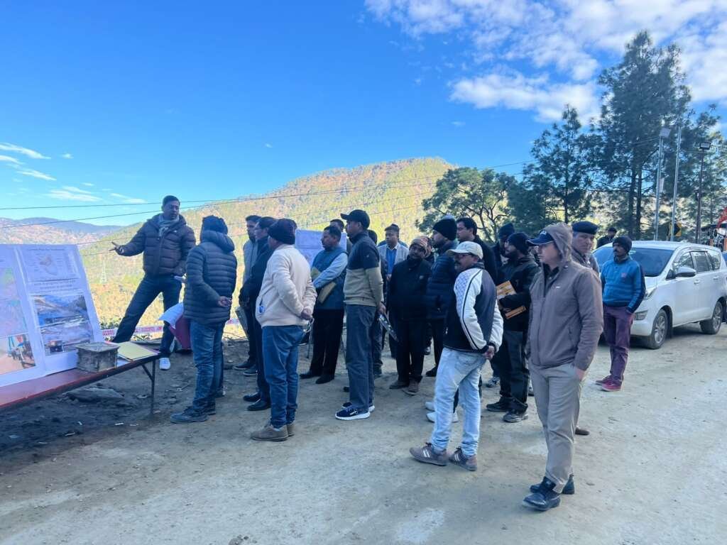 स्वाला सहित चम्पावत बाईपास के कार्यों का सचिव लोक निर्माण विभाग ने किया निरीक्षण