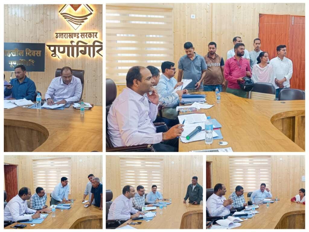 टनकपुर में जिलाधिकारी मनीष कुमार की अध्यक्षता में आयोजित तहसील दिवस में सैकड़ो लोगों ने दर्ज की फरियाद, अधिकांश समस्याओं का मौके पर ही हुआ समाधान