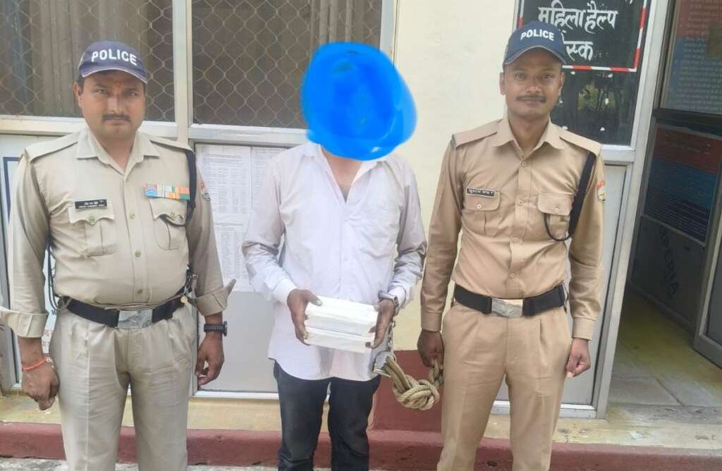 माँ पूर्णागिरी मेले में सक्रिय मोबाइल चोर चढ़ा पुलिस के हत्थे, टनकपुर पुलिस ने 04 चोरी के मोबाइल फोन किए बरामद