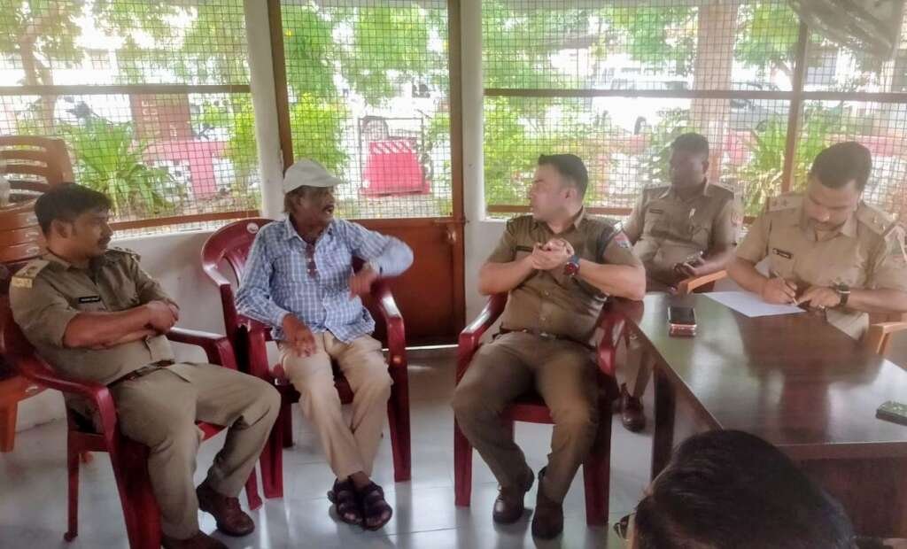 बड़ी खबर – ज़मीन में दफन वन तस्करी के राज के फरार टाल स्वामी कों वन विभाग ने किया गिरफ्तार, पुलिस के किया सुपुर्द