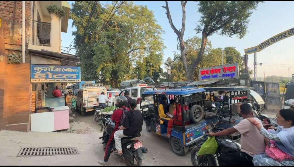 जनता जाम में परेशान, जिम्मेदारों से सवाल—टनकपुर रोडवेज की व्यवस्था कब सुधरेगी?